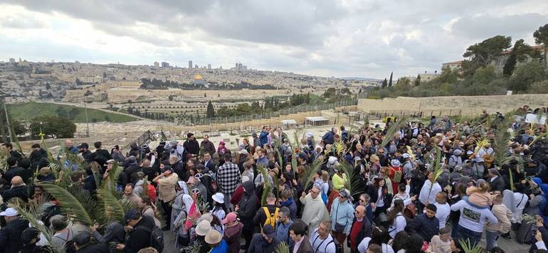 Gerusalemme sotto le bombe si appresta a celebrare la Santa Pasqua