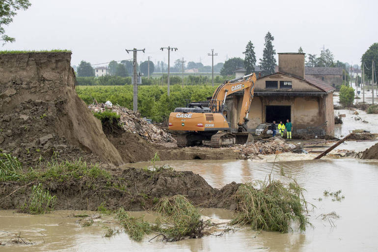 Alluvione in Emilia Romagna: card. Zuppi (Cei), “prevenzione e messa in sicurezza non possono restare lettera morta”