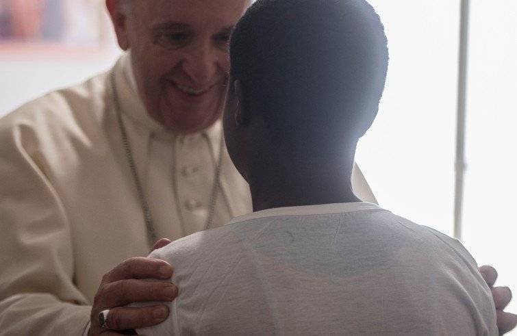 Venerdì della Misericordia: il Papa incontra 20 ex prostitute