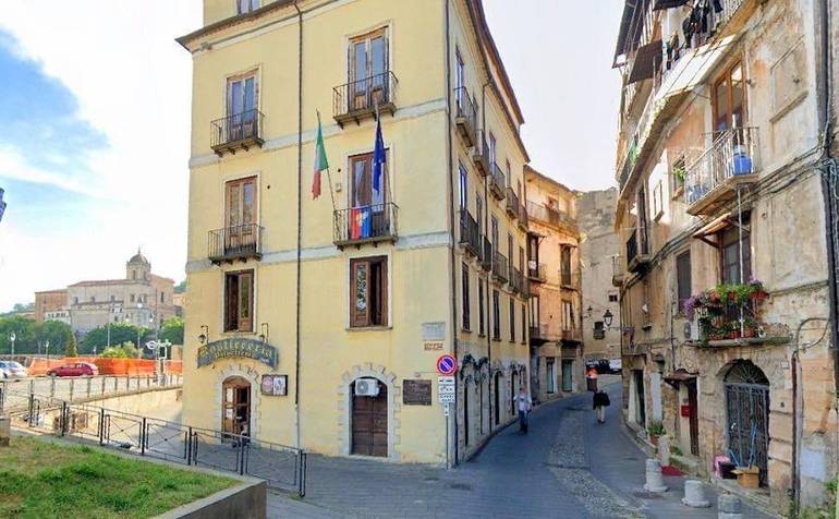 L'ordine degli ingegneri si trasferisce all'ex albergo Bologna